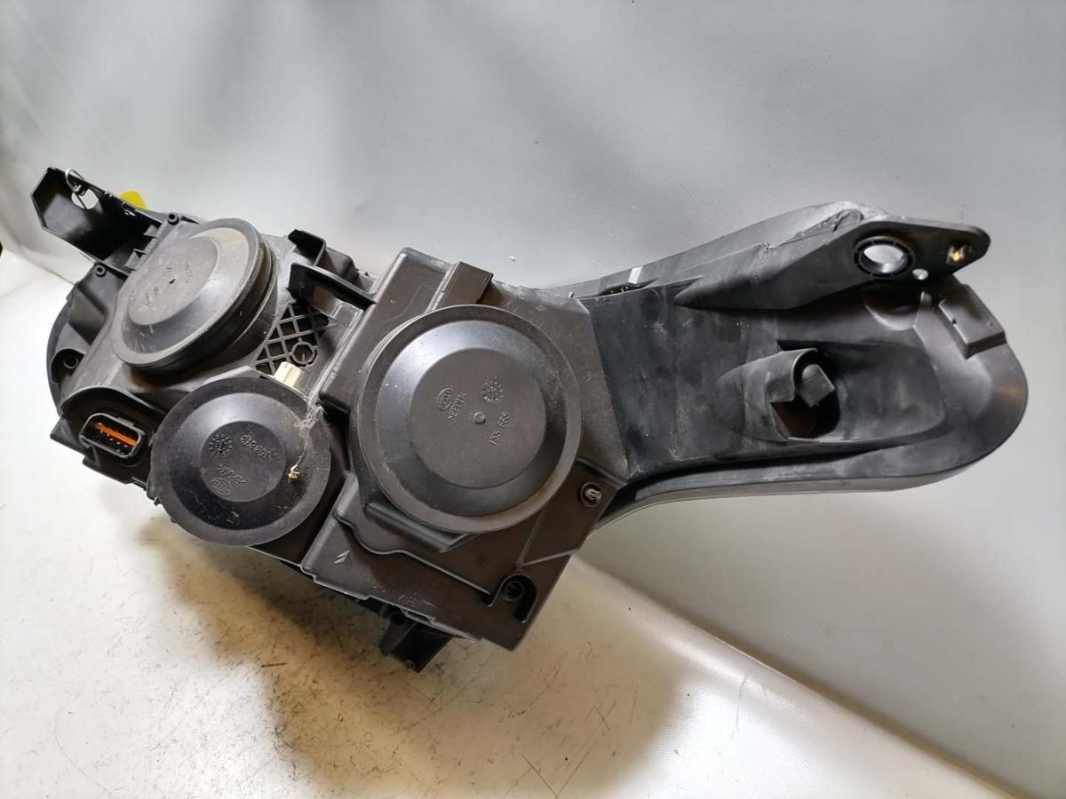 Citroen C3 Picasso original Scheinwerfer vorn rechts Halogen Bj.2010